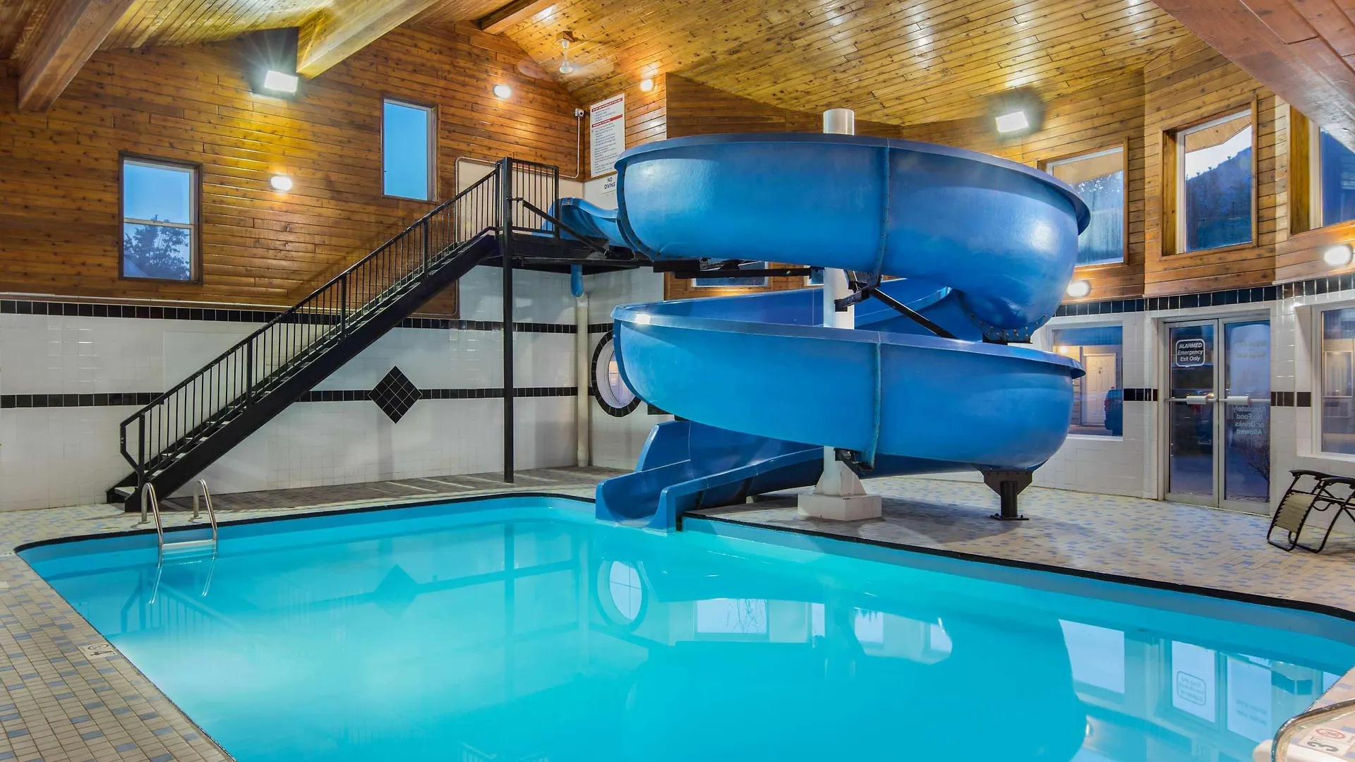 4 Budget Hotels Near Stairway to Heaven Worth Booking