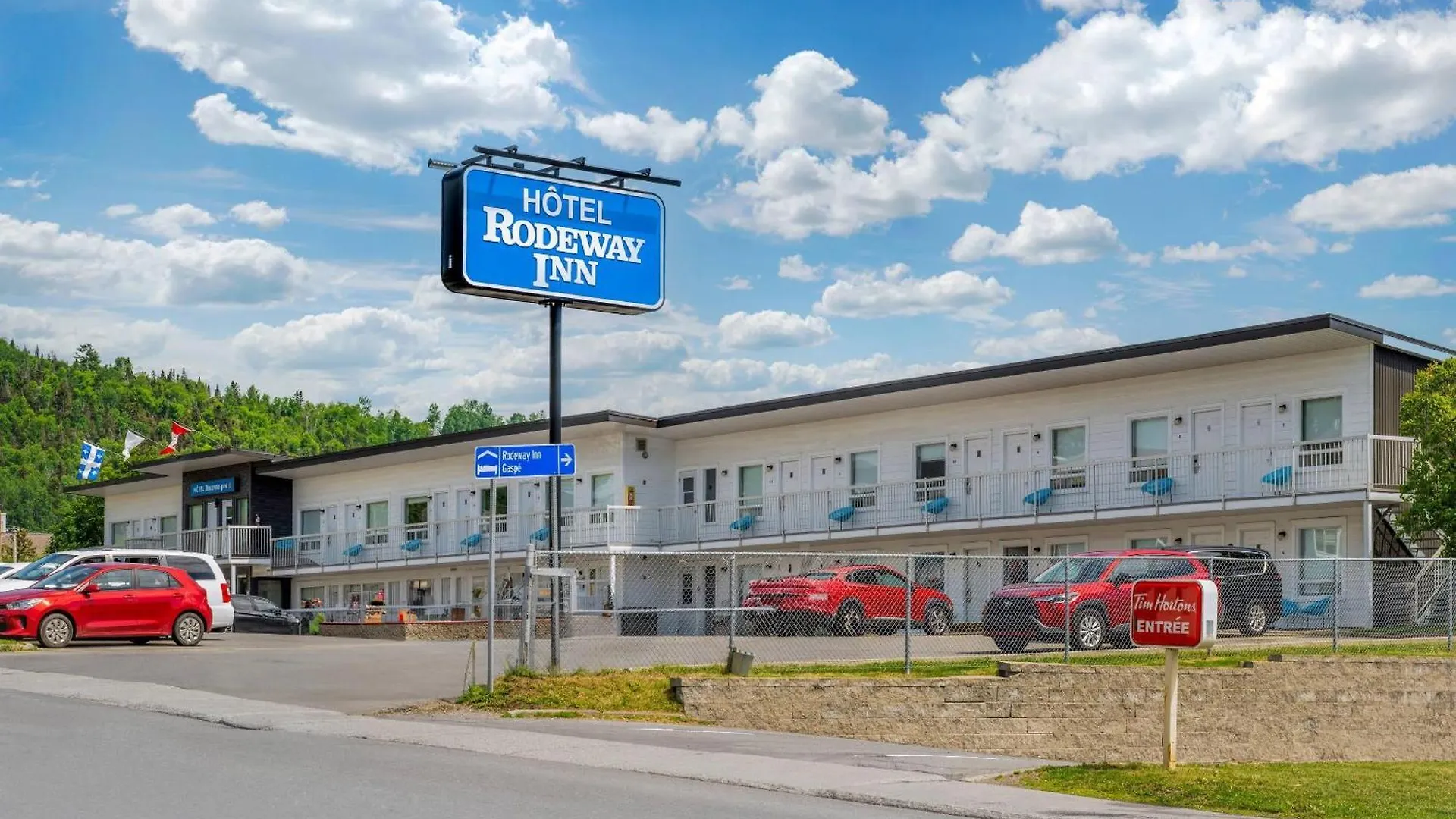 Staying in Quebec: 5 Inn Hotels Compared for Every Traveler