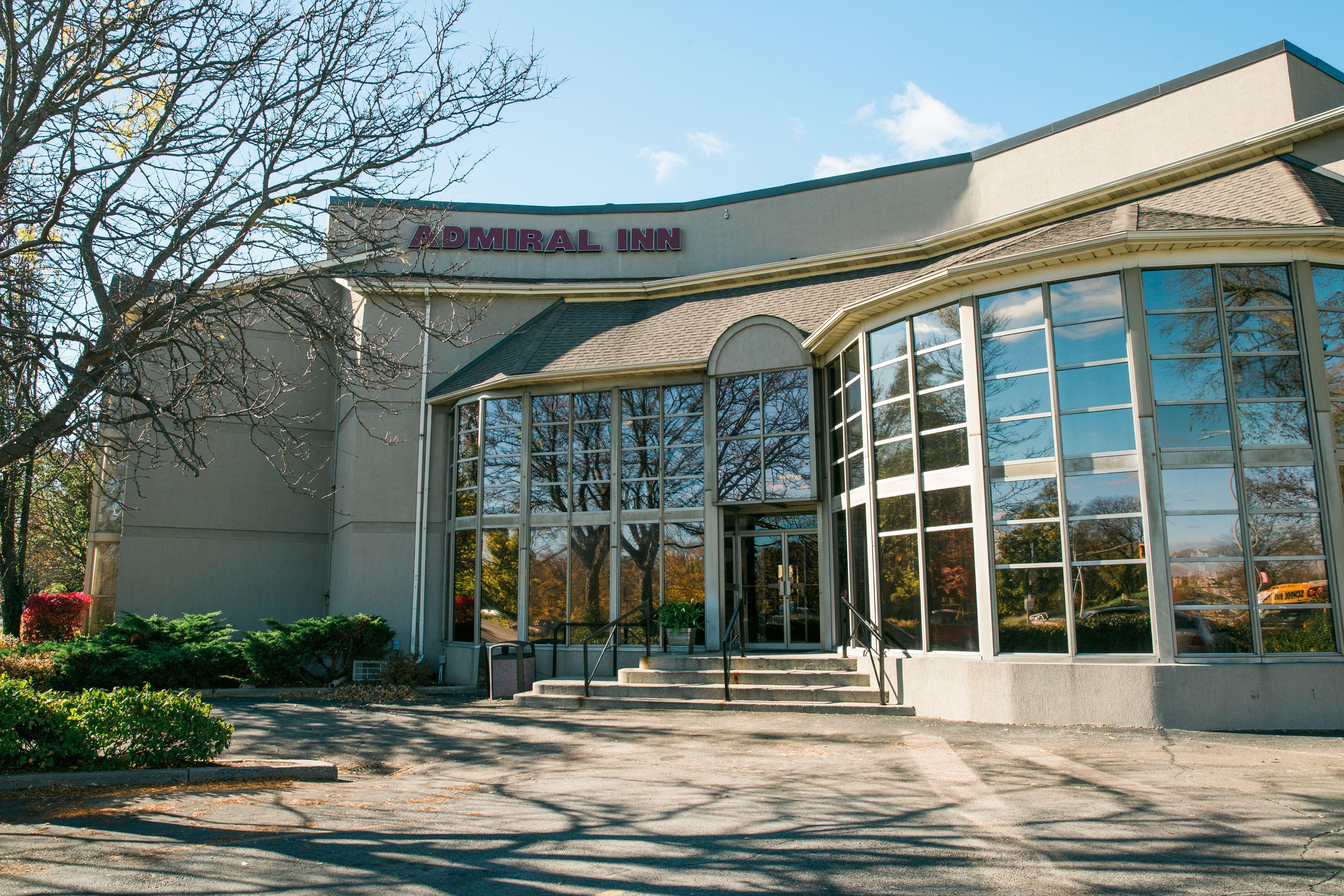 4 Design Hotels Close to Burlington Art Centre Worth Booking