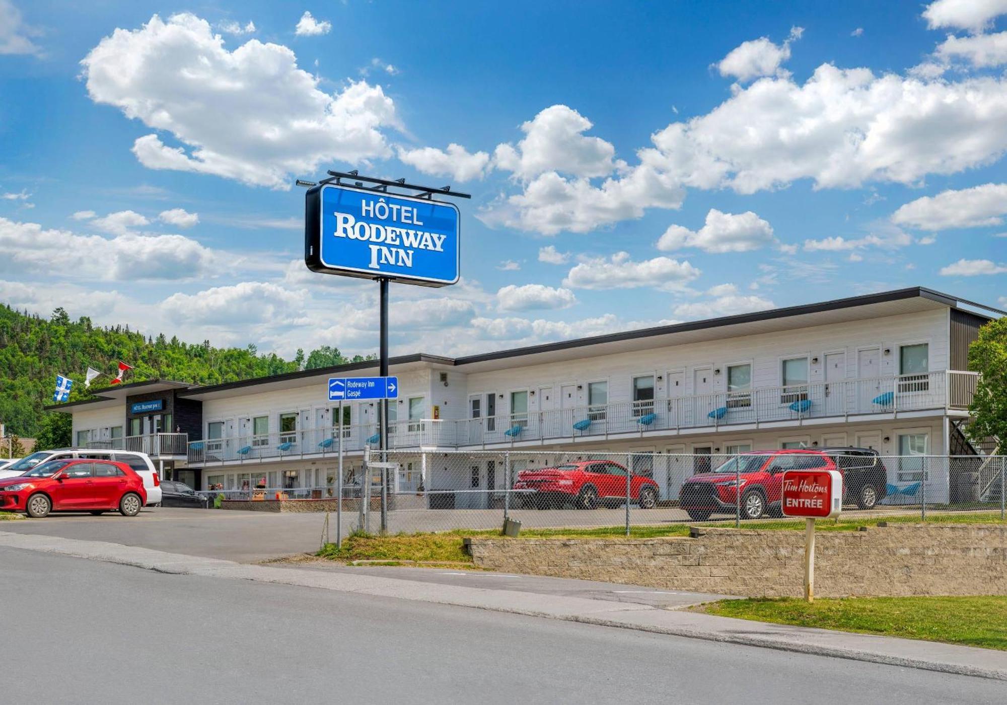 Staying in Quebec: 5 Inn Hotels Compared for Every Traveler